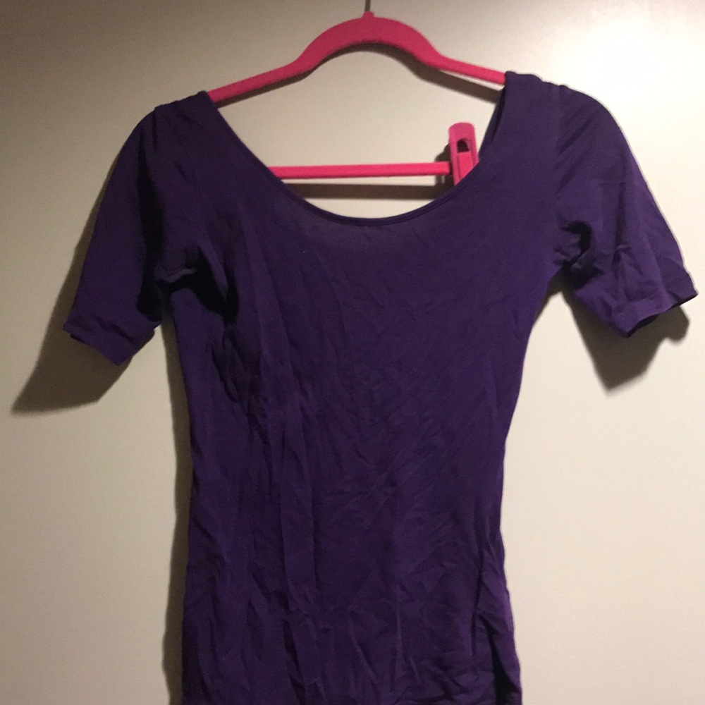 Scoop neck tee